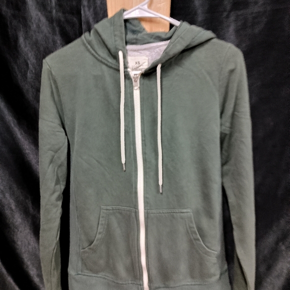 Cozy Green Zip-Up Hoodie - Picture 5 of 8